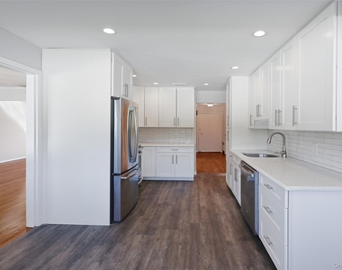 25 Hollywood Drive - Photo Thumbnail 11