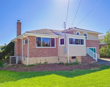 25 Hollywood Drive - Photo Thumbnail 2