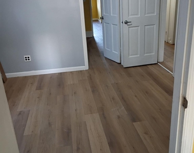 9515 93rd Street - Photo Thumbnail 2