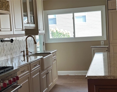 207 Maytime Drive - Photo Thumbnail 3
