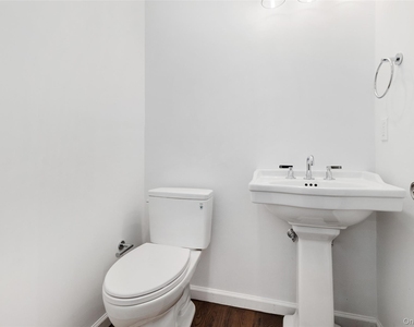 91-93 Henry Avenue - Photo Thumbnail 3