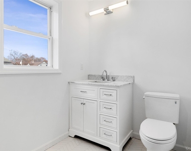 91-93 Henry Avenue - Photo Thumbnail 6