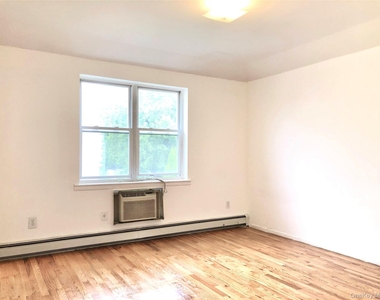 82-03 54th Avenue - Photo Thumbnail 6