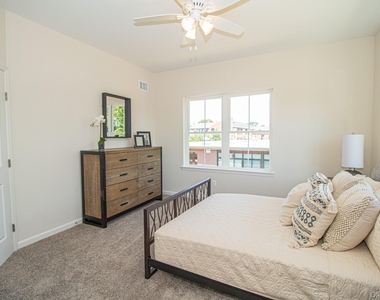312 Ashley Court Avenue - Photo Thumbnail 2
