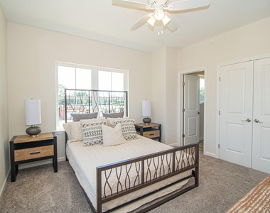 312 Ashley Court Avenue - Photo Thumbnail 3