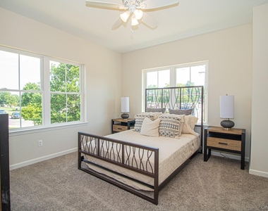 312 Ashley Court Avenue - Photo Thumbnail 1