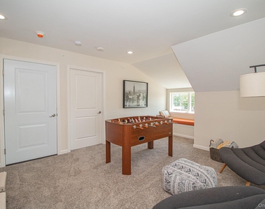 312 Ashley Court Avenue - Photo Thumbnail 21