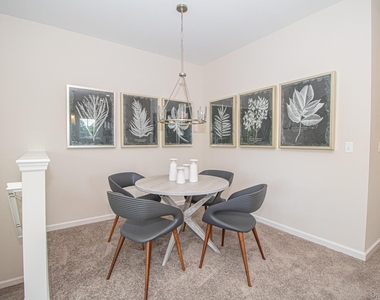312 Ashley Court Avenue - Photo Thumbnail 9