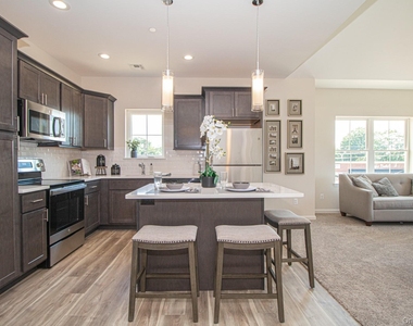 312 Ashley Court Avenue - Photo Thumbnail 11