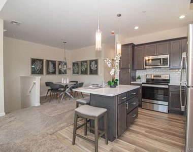 312 Ashley Court Avenue - Photo Thumbnail 13