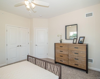 312 Ashley Court Avenue - Photo Thumbnail 4