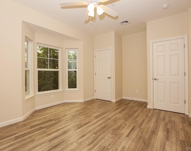 11 Grace Lane - Photo Thumbnail 11