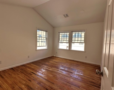 7807 Shore Road - Photo Thumbnail 14