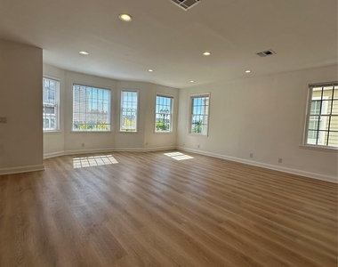 7807 Shore Road - Photo Thumbnail 4