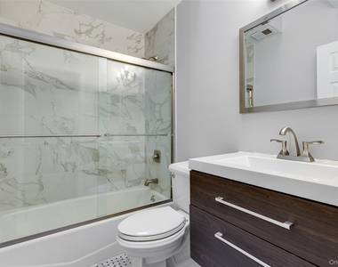 102 Glen Way - Photo Thumbnail 18