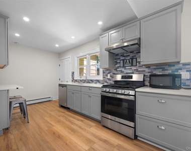 171 Taft Crescent - Photo Thumbnail 4