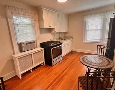 22 Jarvis Place - Photo Thumbnail 2