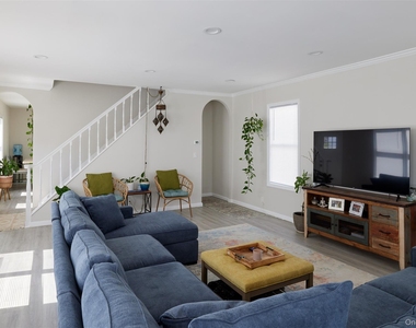 412 W Hudson Street - Photo Thumbnail 5