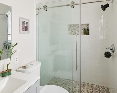 412 W Hudson Street - Photo Thumbnail 10