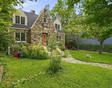 172 Grand Street - Photo Thumbnail 1