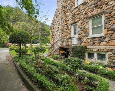 172 Grand Street - Photo Thumbnail 23