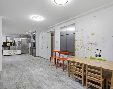 172 Grand Street - Photo Thumbnail 21