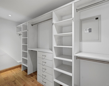 172 Grand Street - Photo Thumbnail 19