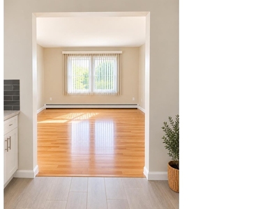 185 Bennett Avenue - Photo Thumbnail 5