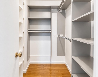 185 Bennett Avenue - Photo Thumbnail 10