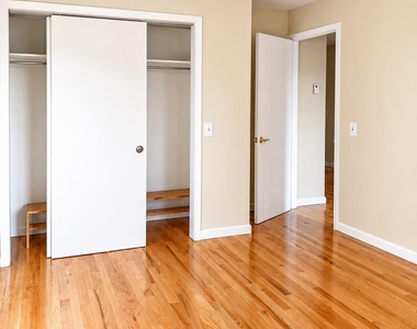185 Bennett Avenue - Photo Thumbnail 6