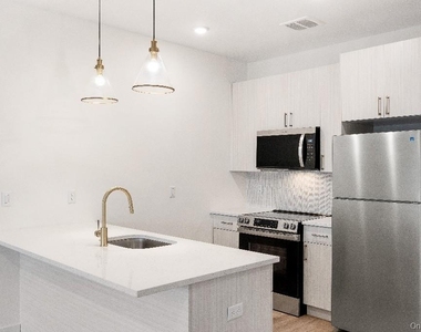 306 Bluestone Court - Photo Thumbnail 25