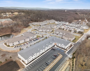 306 Bluestone Court - Photo Thumbnail 8