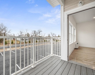 306 Bluestone Court - Photo Thumbnail 31