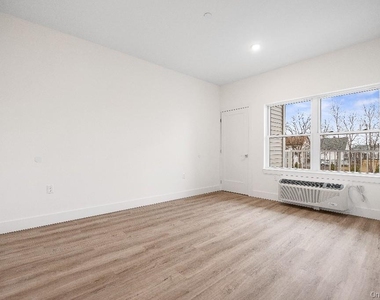 306 Bluestone Court - Photo Thumbnail 32