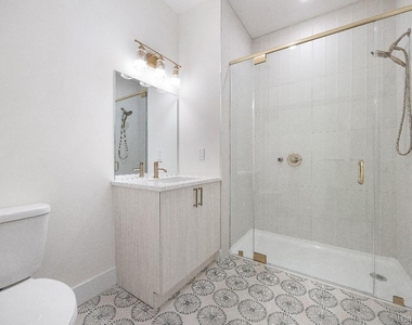 306 Bluestone Court - Photo Thumbnail 21