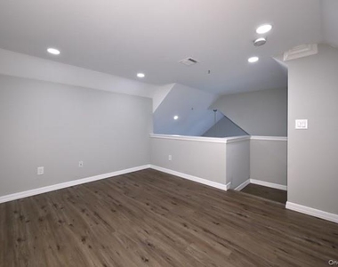 1012 Dolphin Lane - Photo Thumbnail 5