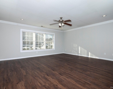 613 Dolphin Lane - Photo Thumbnail 3