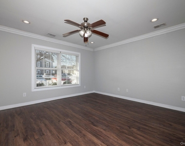613 Dolphin Lane - Photo Thumbnail 6