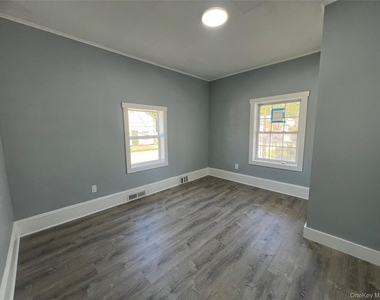 20 W Broome Street - Photo Thumbnail 9