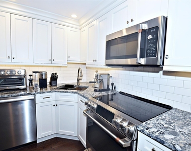 111 Cherry Valley Avenue - Photo Thumbnail 9