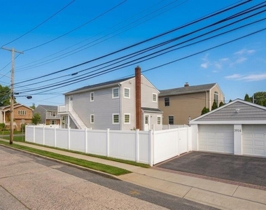 3914 Waverly Avenue - Photo Thumbnail 10