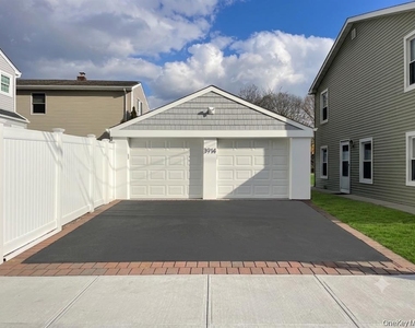 3914 Waverly Avenue - Photo Thumbnail 11