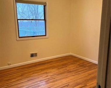 83 Lester Drive - Photo Thumbnail 6