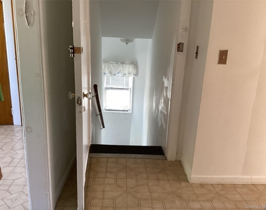 6124 169th Street - Photo Thumbnail 8