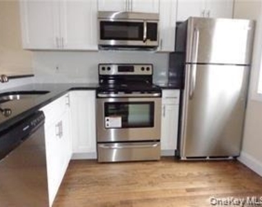 11 Hudson Pt Lane - Photo Thumbnail 3