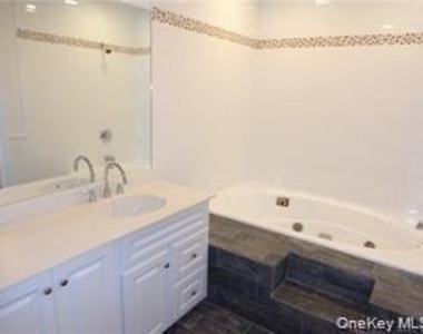 11 Hudson Pt Lane - Photo Thumbnail 9