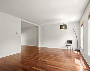 64 Greenvale Circle - Photo Thumbnail 4