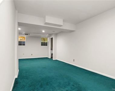 64 Greenvale Circle - Photo Thumbnail 20