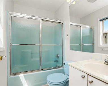 64 Greenvale Circle - Photo Thumbnail 18