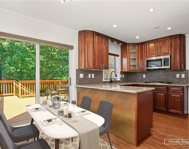 64 Greenvale Circle - Photo Thumbnail 8